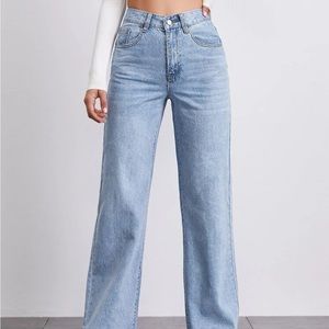 SHEIN Stone Wash Middle-Waisted Straight Jeans
